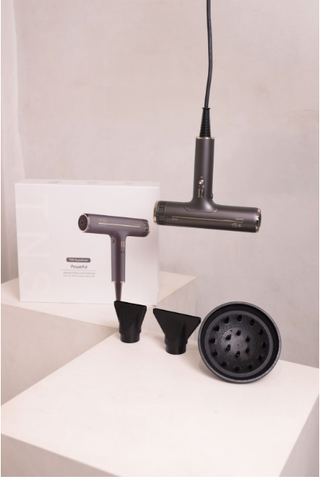 TNS SuperDryer with its box, two nozzles and diffuser attachment