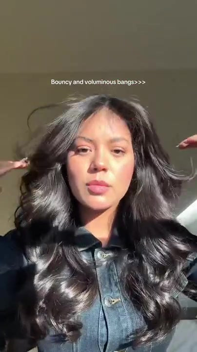 Bouncy voluminous blowout finished at home