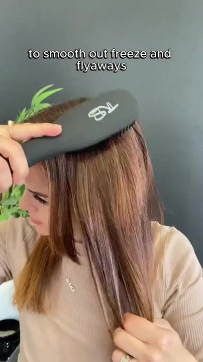Smoothing lengths at home with the TNS Straightening Brush